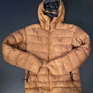 Arc’teryx Men's CERIUM HOODY (Size M)